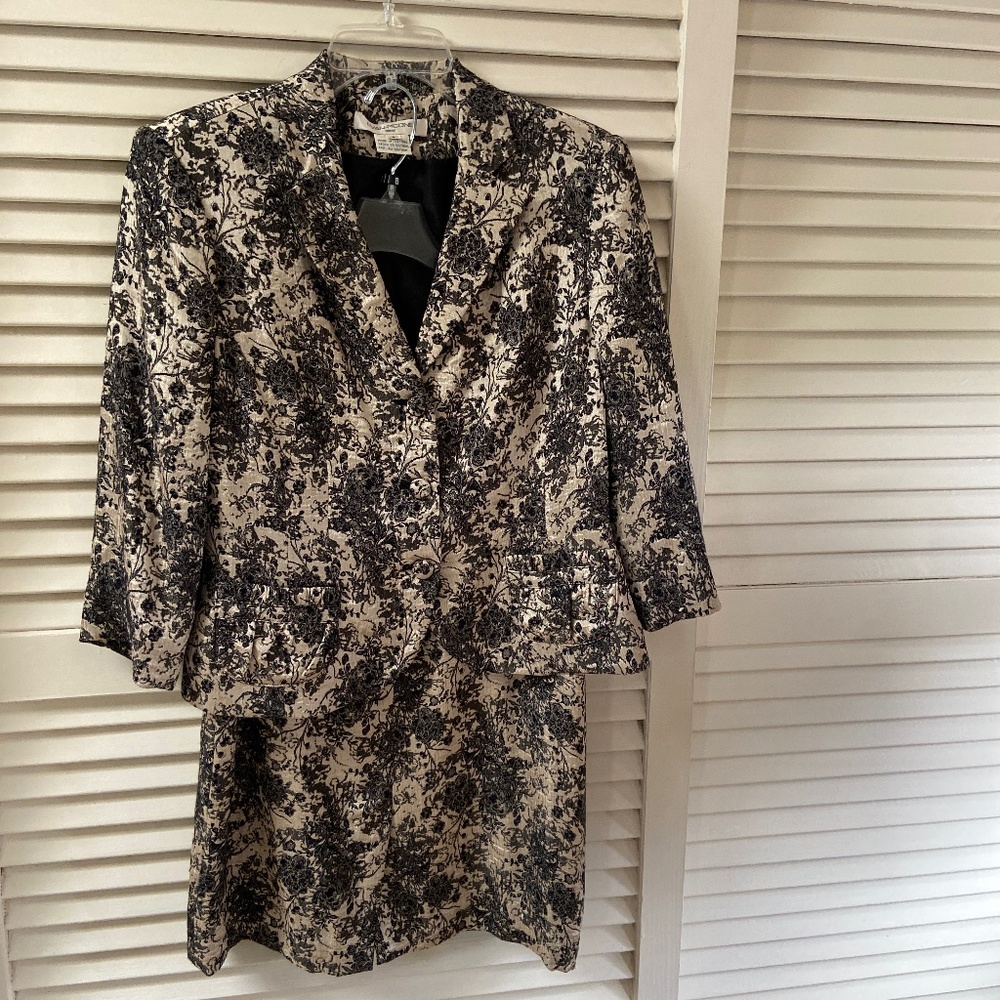 Evan Picone Black and Cream Blazer